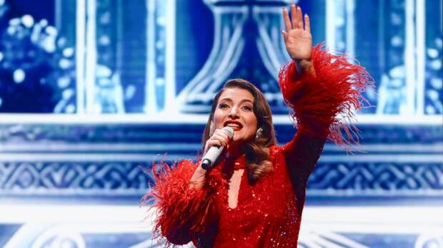 Жасмин подарила полную копилку мальчику, который передал накопления пострадавшим в Дагестане