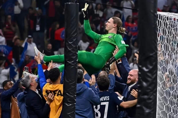 Тренер Хомуха: у Сафонова высокие шансы стать основным голкипером в ПСЖ