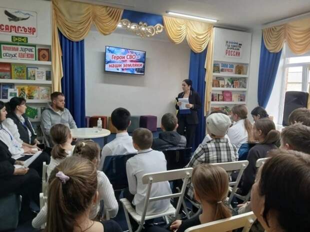 Для школьников Кошехабльского района провели урок мужества «Честь служить тебе, Россия»