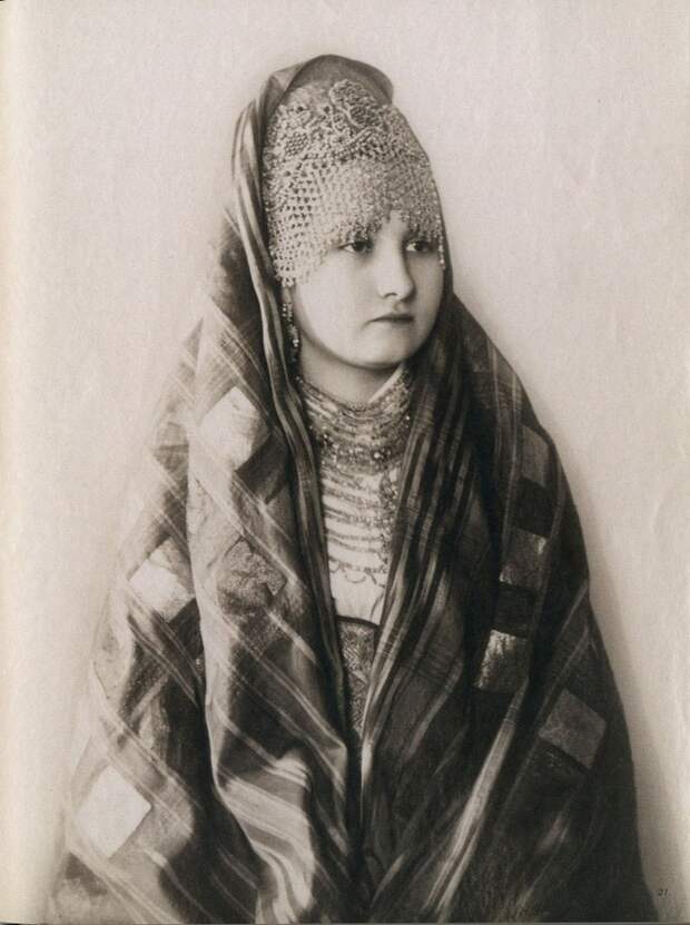 Русские красавицы 19-го века в традиционных костюмах девушки, костюм, красавицы, одежда, платье, сарафан