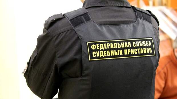 В Екатеринбурге приставы арестовали бутик в ТЦ брендовой одежды