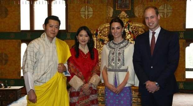 23 интересных снимка о том, что значит быть королевой Бутана