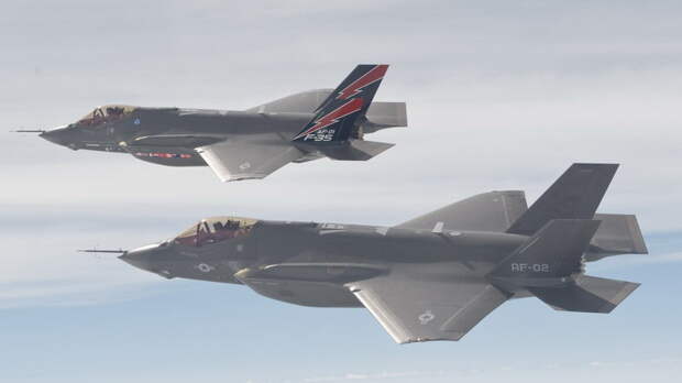 f35_edwardsarrival_20100518