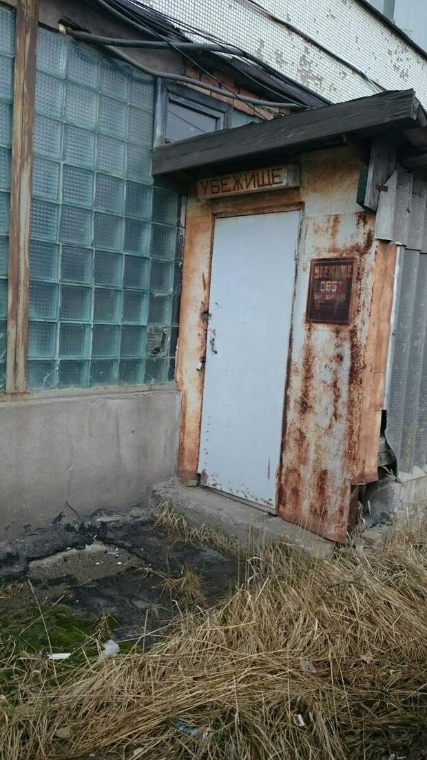 ЗАКРЫТАЯ ТЕРРИТОРИЯ. ПРЕДЪЯВИТЕ ПРОПУСК!