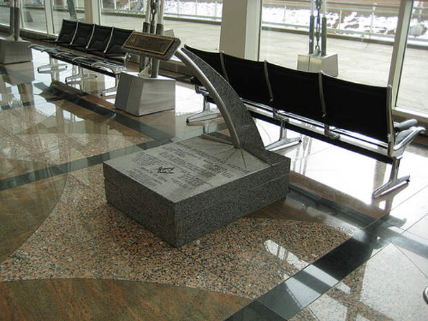 Мемориальная доска (capstone) в Денвере