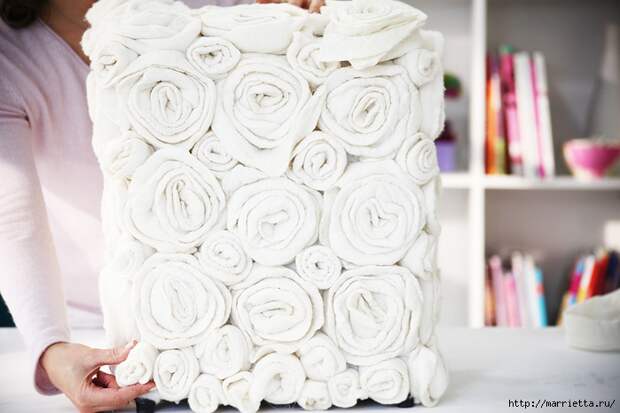 25-faca-voce-mesmo-customize-seu-pufe-com-incriveis-flores-de-feltro (700x466, 212Kb)
