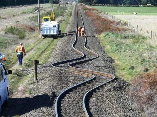 10. Железнодорожные пути в Новой Зеландии после землетрясения  мир, реальность, фотография