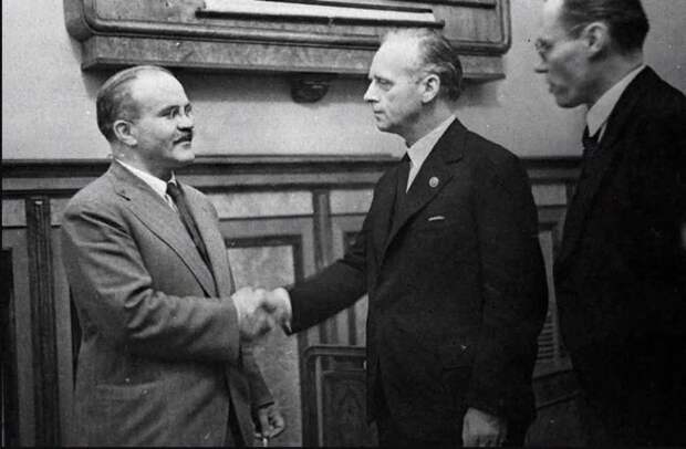 Сарказм: КАК "ДОКАЗАТЬ", ЧТО СОВЕТСКИЙ СОЮЗ БЫЛ "СОЮЗНИКОМ" ГЕРМАНИИ В 1939-М ГОДУ?