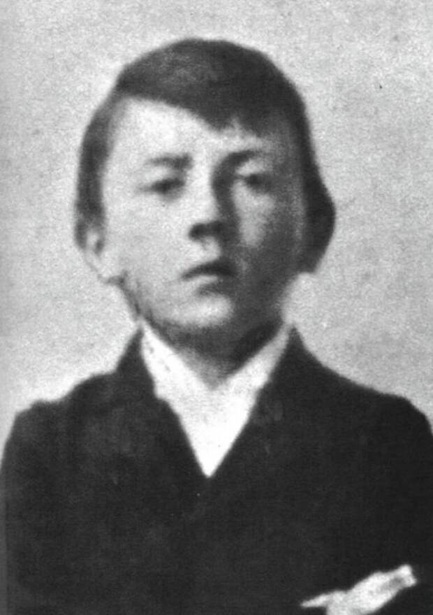 Адольф Гитлер в детстве. / Фото: www.extrastory.cz