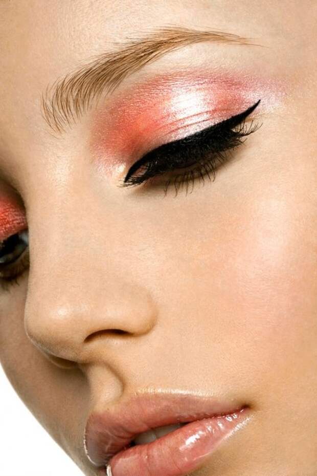 2-Lip Gloss Bootcamp - Glossy Eyeshadow
