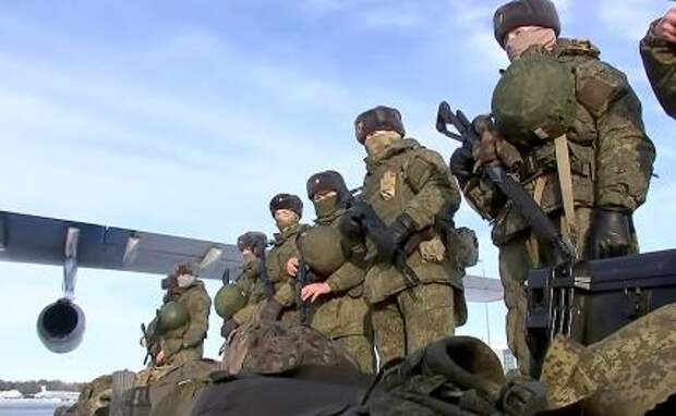 На фото: вылет основных сил российских миротворцев ОДКБ в Казахстан