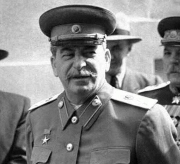 Какую зарплату получал Сталин по сравнению с другими рабочими