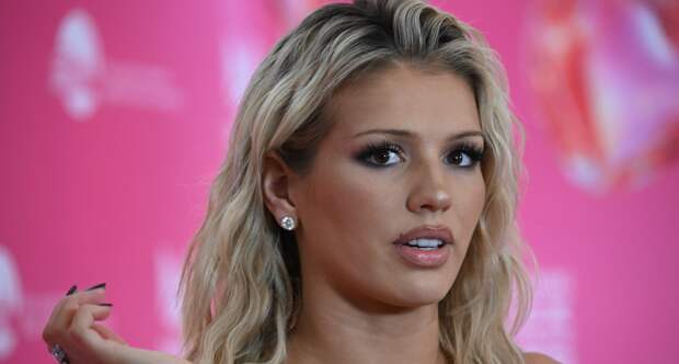 Певица Люся Чеботина отметила день рождения в откровенном наряде