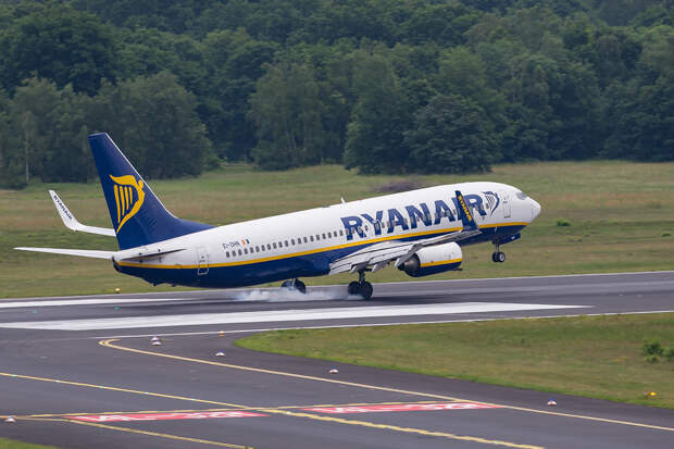 Раскрыты детали сообщения о минировании севшего в Минске самолёта Ryanair