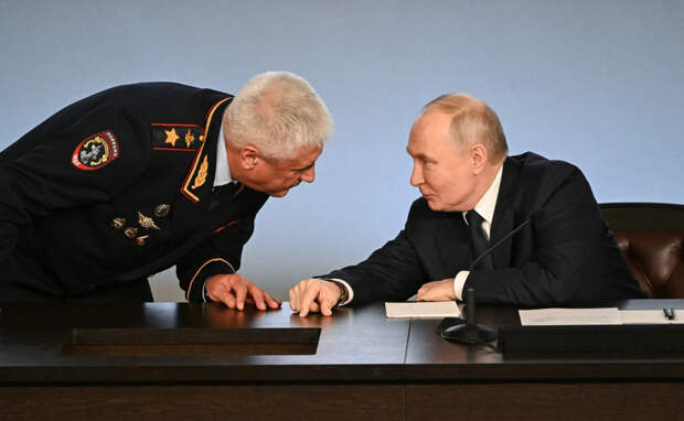 "Коммерсант" рассказал, как Владимир Путин съездил к полицейским на Житную, 16