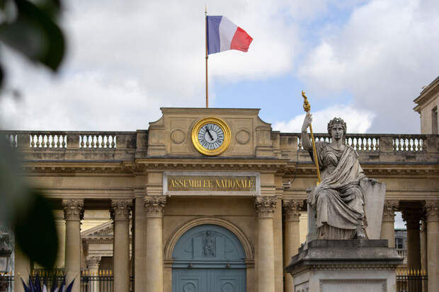 Figaro: во Франции задержали 4 человека по подозрению в шпионаже в пользу КНР