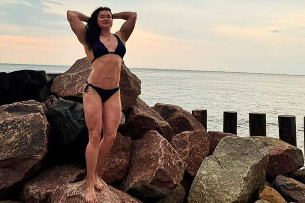 Дочь актрисы Марии Шукшиной опубликовала фото в бикини