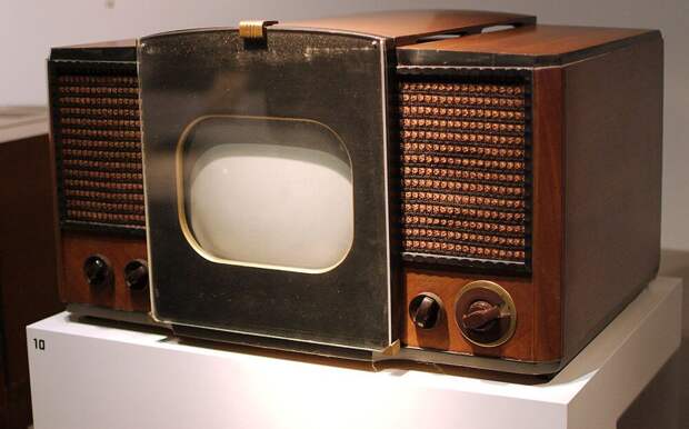 11. Первый телевизор массового производства, 1946 год