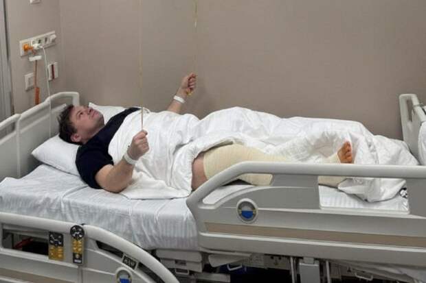 Ноги не ходят: Андрей Гайдулян опубликовал снимки из больничной палаты