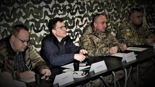 Донбасс посетил главный разведчик НАТО, а Зеленский ищет поддержку в ЕС