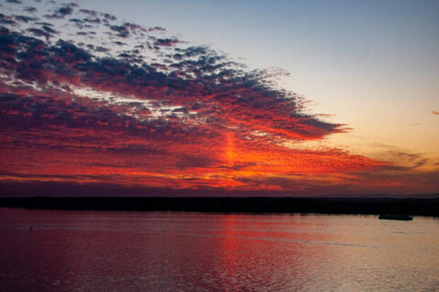 Сирены звучат в городах на кубанском побережье Чёрного моря. Украина атакует