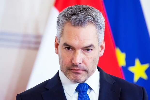 https://vestinewsrf.ru/mezhdunarodnaya_panorama/kancler-avstrii-predlozhil-vvesti-promezhutochnyj-etap-vstupleniya-ukrainy-v-es/