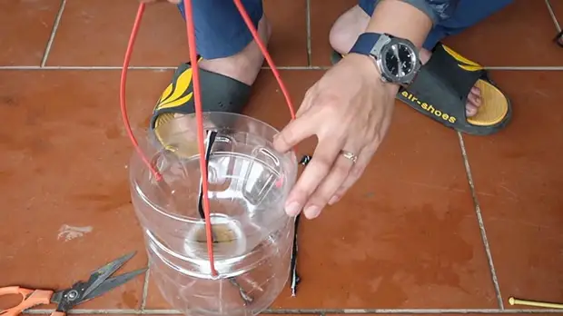 Как сделать подвесные горшки с самополивом