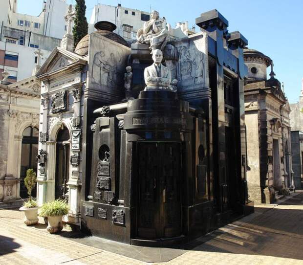 Кладбища в разных странах мира (40 фото) Кладбища в разных странах мира (40 фото)