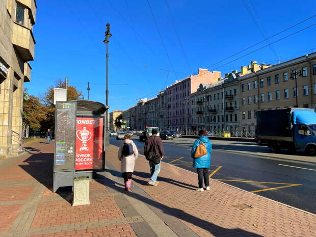 Жители Петербурга могут бесплато ездить на общественном транспорте до 23 лет