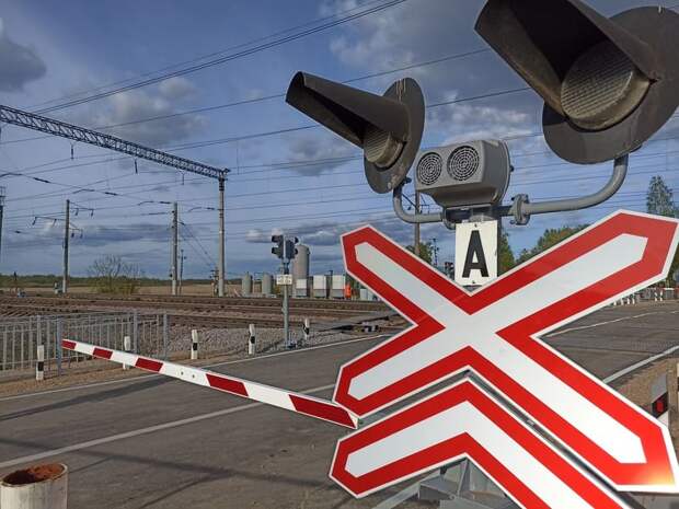 Под Смоленском ограничат движение транспорта через железнодорожный переезд