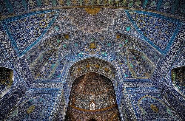 MosqueCeilings12 Чарующие и гипнотизирующие своды мечетей