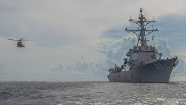 Эсминец Mustin ВМС США в Южно-китайском море