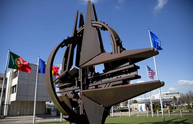 НАТО отправляет военных в Восточную Европу и на Черное море