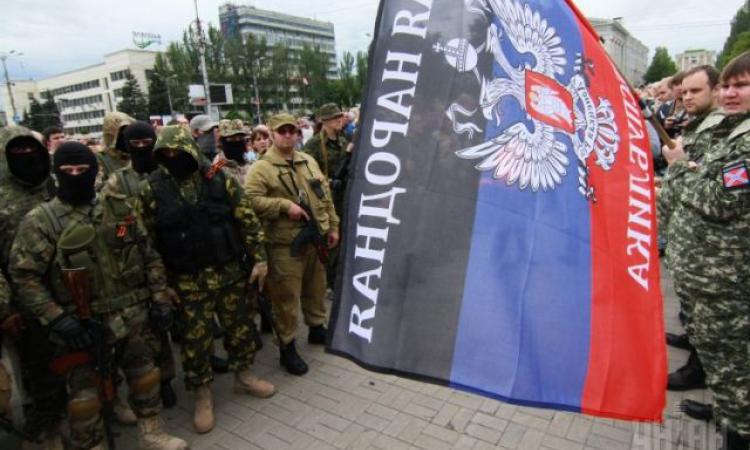 В ДНР и ЛНР 2 ноября сотни избирателей пришли на участки до начала голосования