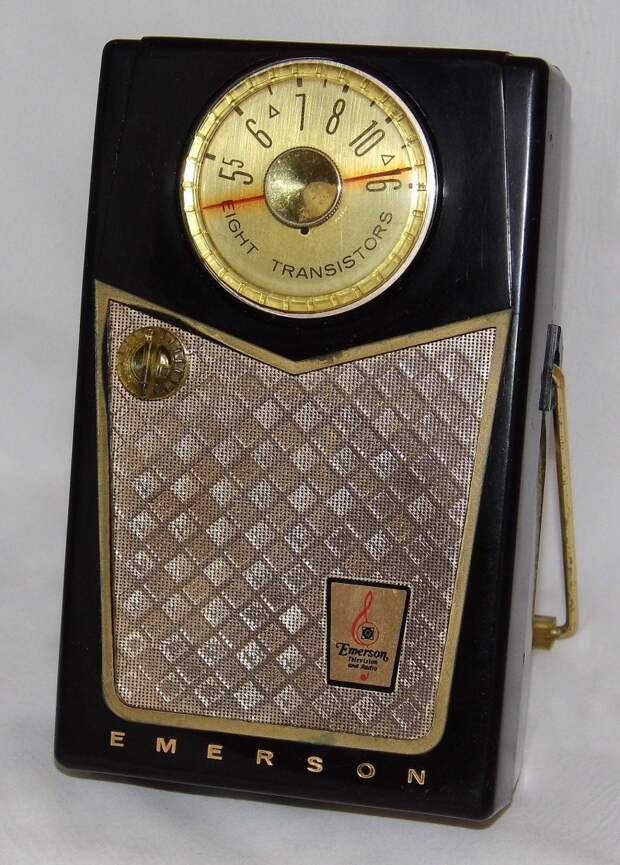 19. Классический транзисторный радиоприемник Emerson, 1958 год