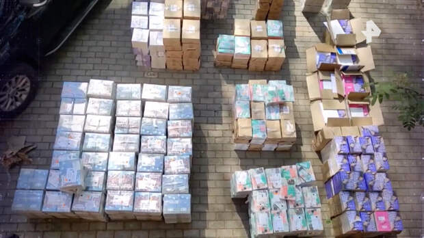 ЛГБТ*‑литература может стоить "Эксмо" положения на книжном рынке