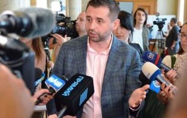 Глава “Слуги народа” за сокращение украинской армии