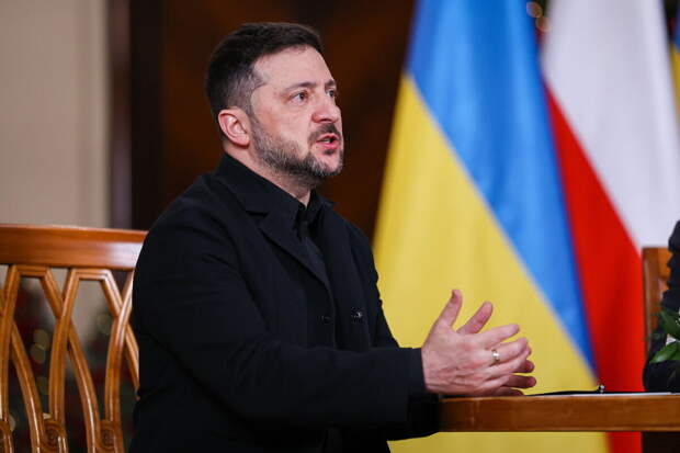 В окружении Зеленского опровергли информацию о скором объявлении о выборах