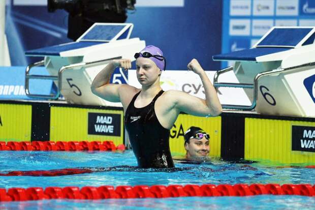 Чикунова выиграла 200-метровку брассом на чемпионате России, Ефимова отстала почти на 7 секунд