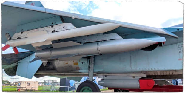 Су-35С испытывает новейшую супер-ракету.