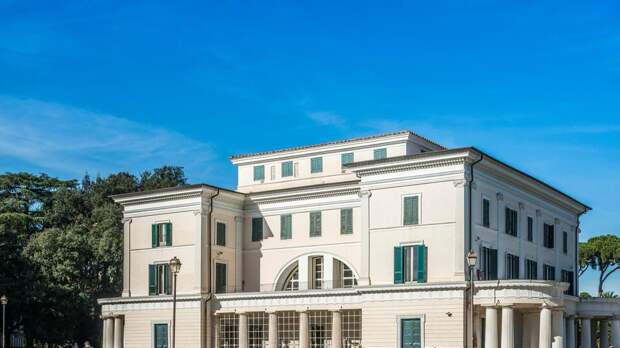 В Италии продали летнюю виллу Муссолини за 1,2 млн евро