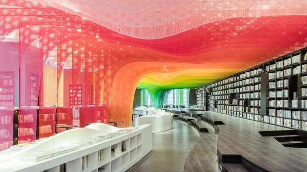 Невероятный интерьер книжного магазина в Китае