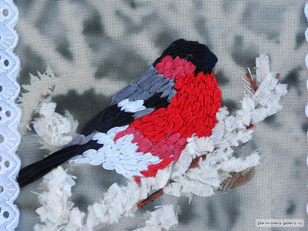 Вышивка лентами: чудесные идеи с птичками 8