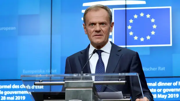 Туск приостановил саммит Евросоюза