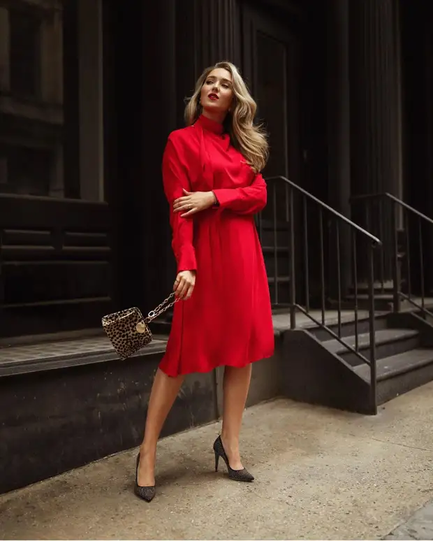 15 беспроигрышных примеров как стильно носить красное платье весной