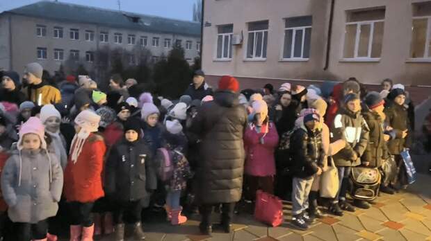 Началась эвакуация детей из Донецка