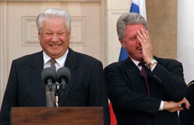 Что хорошего и плохого сделал Ельцин для России, чего больше?