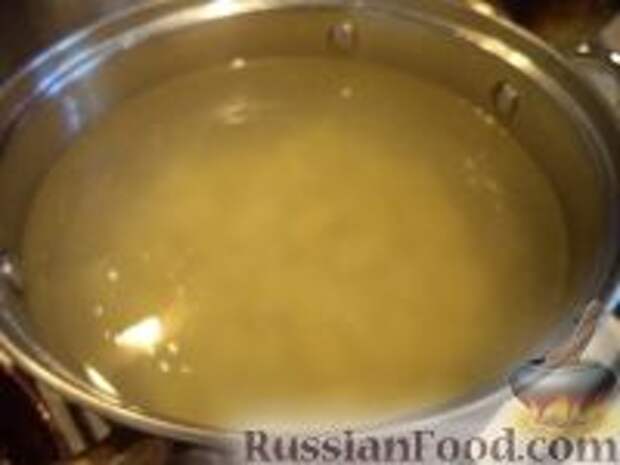 Фото приготовления рецепта: Суп картофельный с хамсой - шаг №4