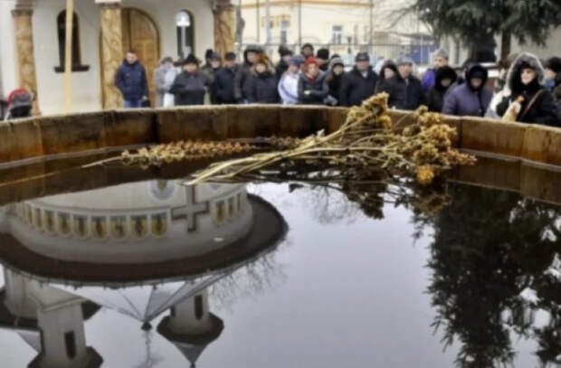 Более 80 тонн воды бесплатно доставлено в кишиневские храмы на Крещение