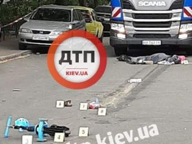 Возле Киева женщина погибла в ДТП на глазах у своих детей